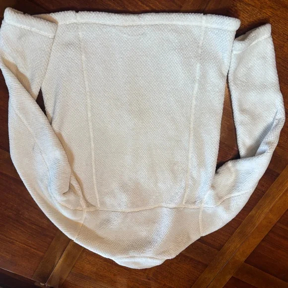 Patagonia Off-White Fleece Pullover - Picture 12 of 12